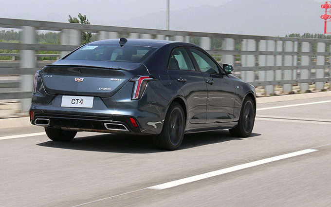 凯迪拉克CT4试驾评测,凯迪拉克ct4和ats空间对比