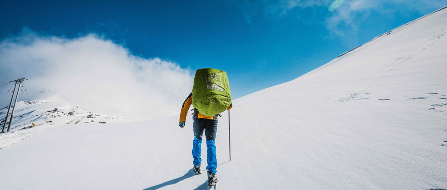 辍学12年，干过矿工：他却让蒙特雷大学竖起缅甸的*旗国**，凭什么
