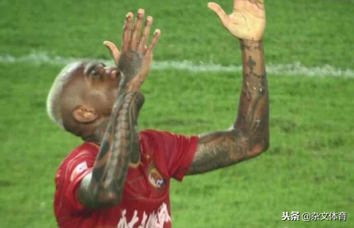 卡纳瓦罗谈恒大新消息,卡纳瓦罗对恒大三冠王