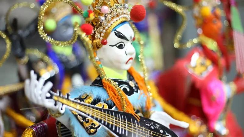 中国人烧给死人的纸扎，登上巴黎设计周，还被法国的博物馆收藏？