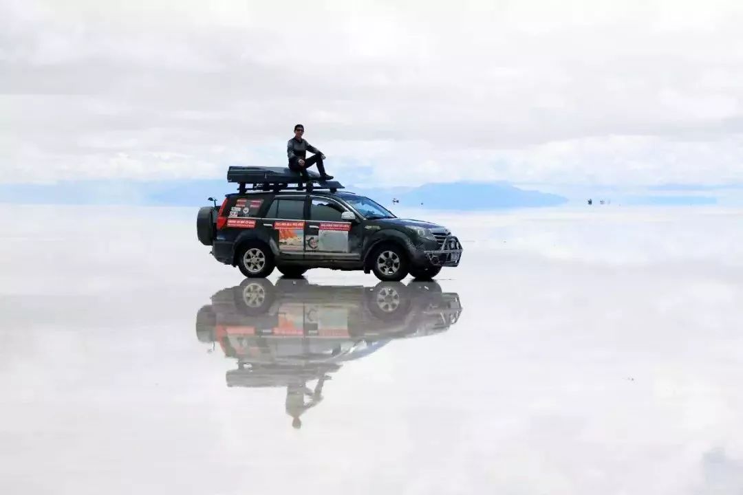 他一人一车环游五大洲，遭连环抢劫，却看见最美的风景