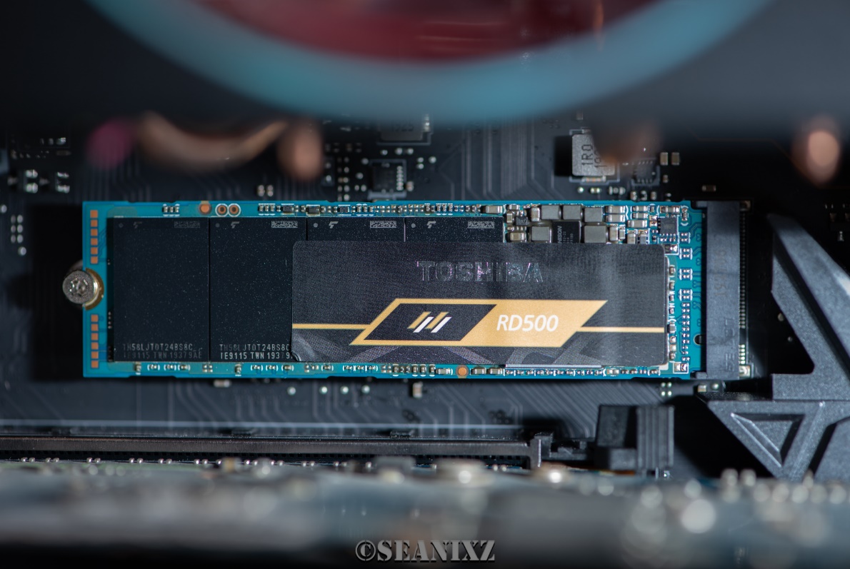 旗舰级PCIe3.0M.2哪家强：东芝RD500VS三星PM981