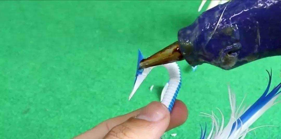 七彩的吸管剪一剪,DIY的蜗牛,天鹅,简直太像了(附教程)