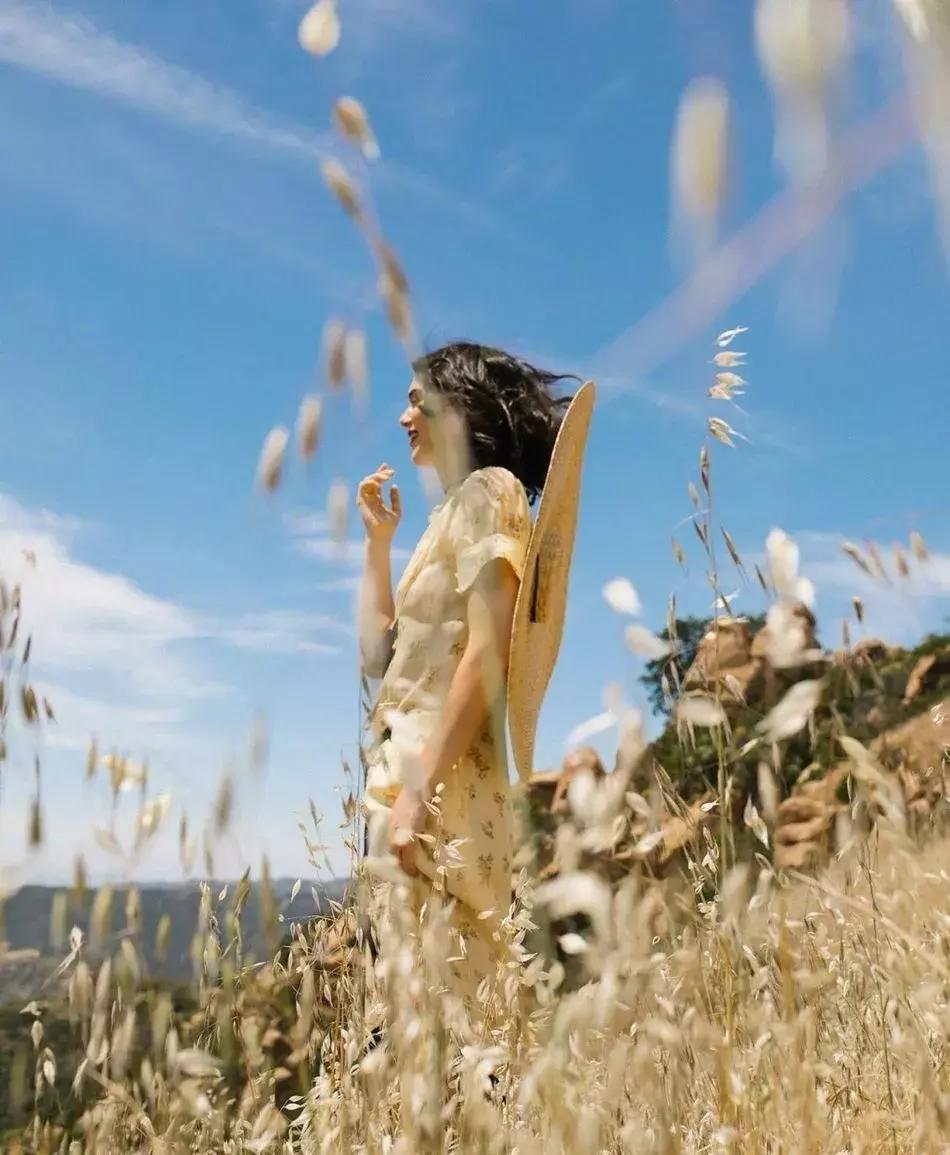 发朋友圈的女人高情商,高级的女人朋友圈应该发什么