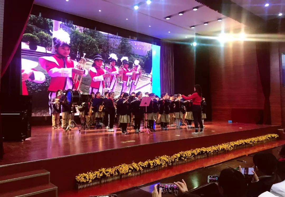 不忘初心砥砺前行教育实践活动,不忘初心小学文艺表演