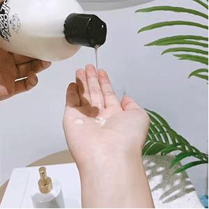 春天皮肤干燥而且易起皮，李佳琦推荐的这款沐浴露，补水滋润提亮