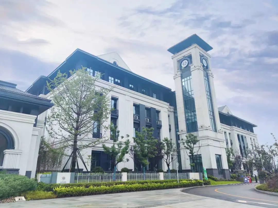 现在的宜宾大学城,宜宾大学城最聚集的是哪个地方