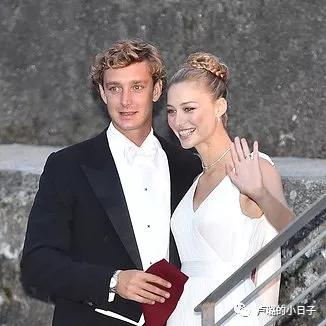 摩纳哥王妃终于精心打扮,摩纳哥最美王妃穿衣搭配