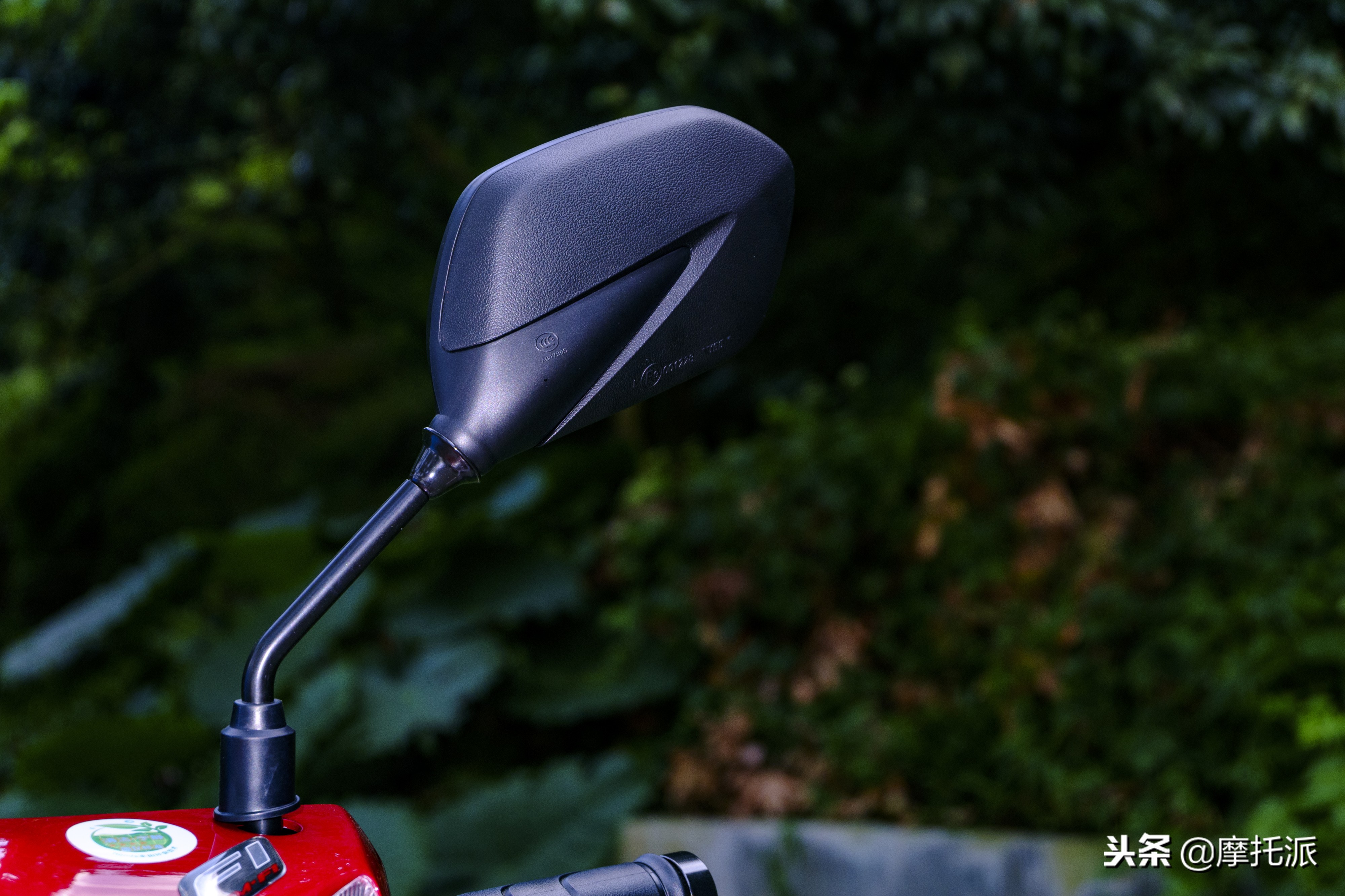 五羊本田新喜鲨125落地价,五羊本田喜鲨125摩托车落地多少钱