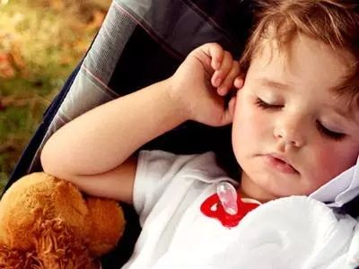 小孩儿晕车该怎么办,小孩晕车怎么办教你一招轻松搞定