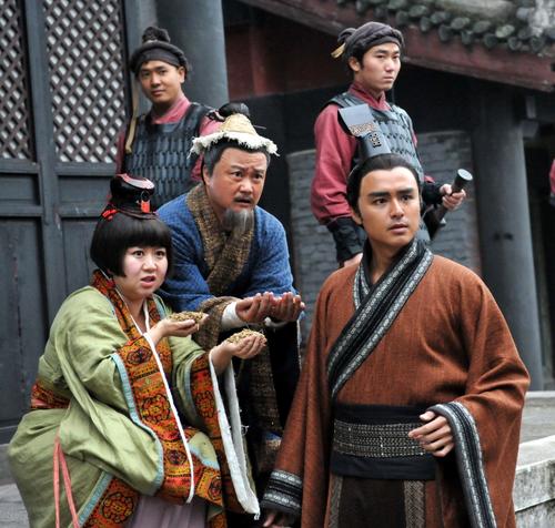 从男主持人转型成演员谁比较成功,从主持人转型成演员谁比较成功