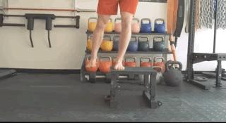 深蹲后膝盖疼还能继续锻炼吗,跑步后深蹲膝盖疼的恢复方法