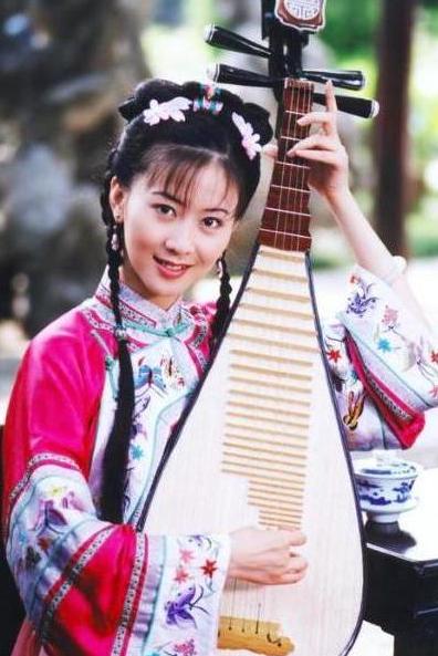 “人体模特”汤加丽，日搜达10万次，父亲震怒：我怎么出门见人