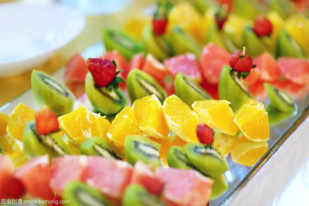 冬季儿童嘴唇干裂的原因,冬季嘴唇干裂是唇炎吗