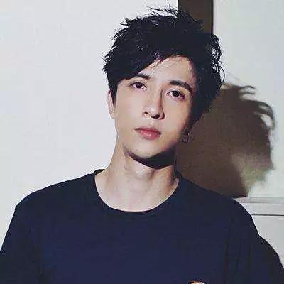 水晶之恋演员女主角哪儿去了,水晶之恋的主要演员的名字