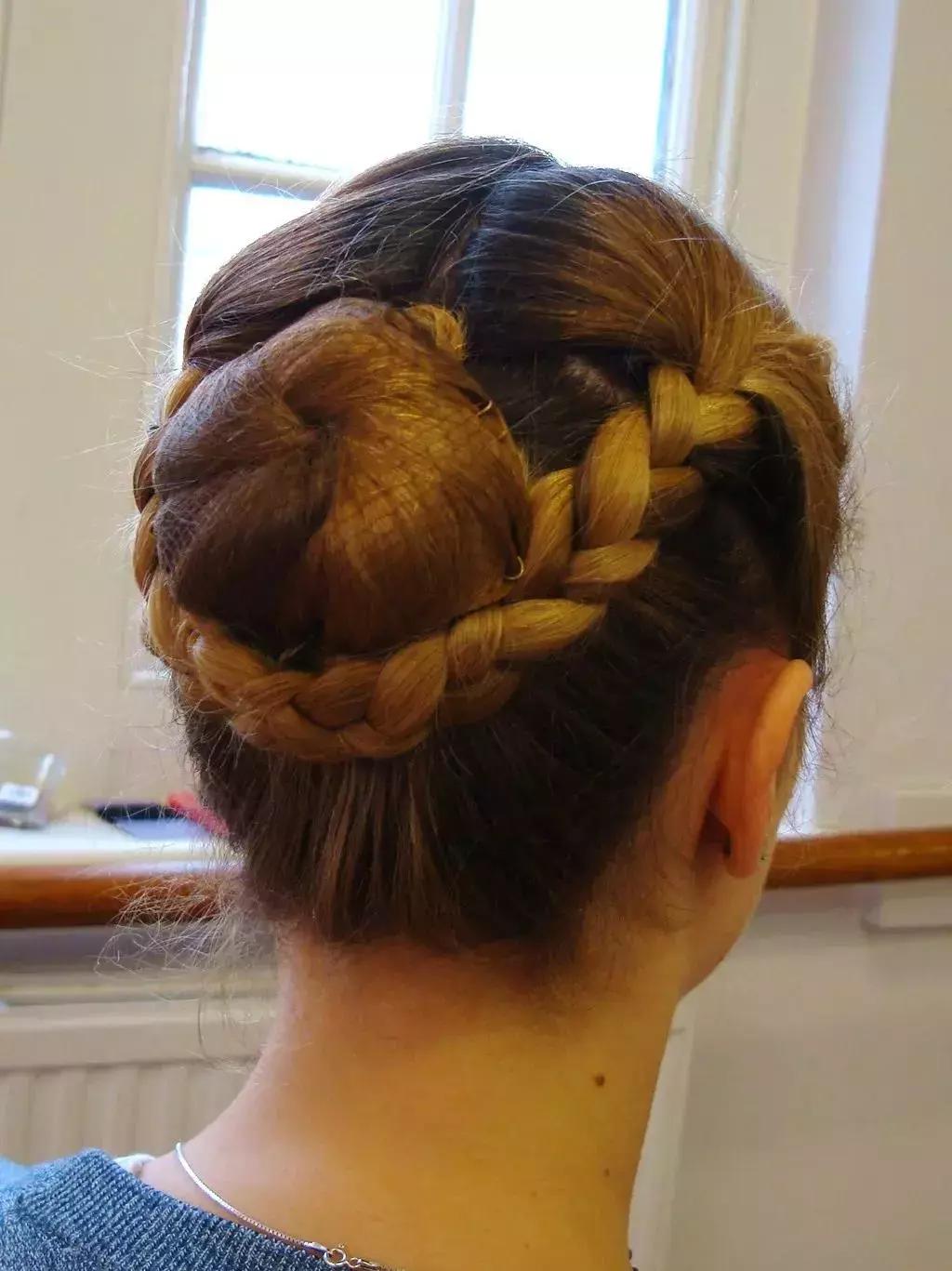 短头发芭蕾发型,短发芭蕾舞发型怎么盘