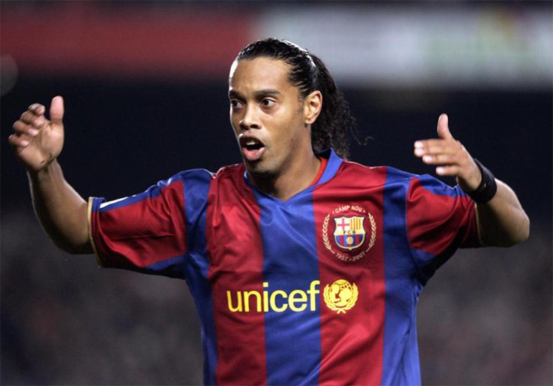 足球精灵小罗表演,足球精灵小罗精彩片段