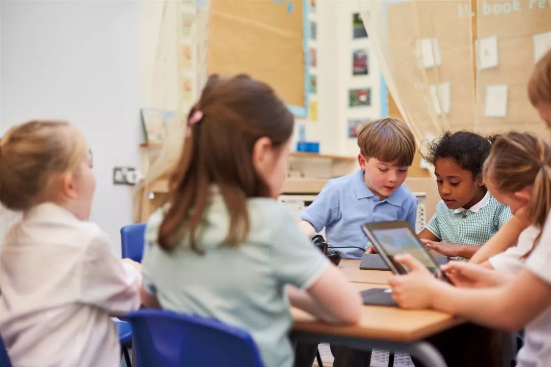 孩子经常玩ipad会怎样,儿童长时间玩ipad