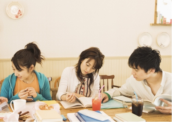 大学生活费给多少合适?大一学生:每月3000,大四学生:每月500