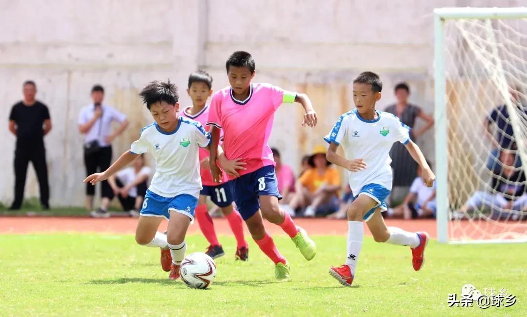体教融合丨梅县区:中小学生足球联赛持续精彩,新城小学顽强夺冠