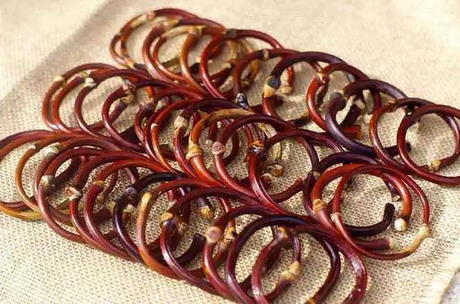 30岁女生适合的气质手镯,20多岁3000至5000元翡翠手镯推荐