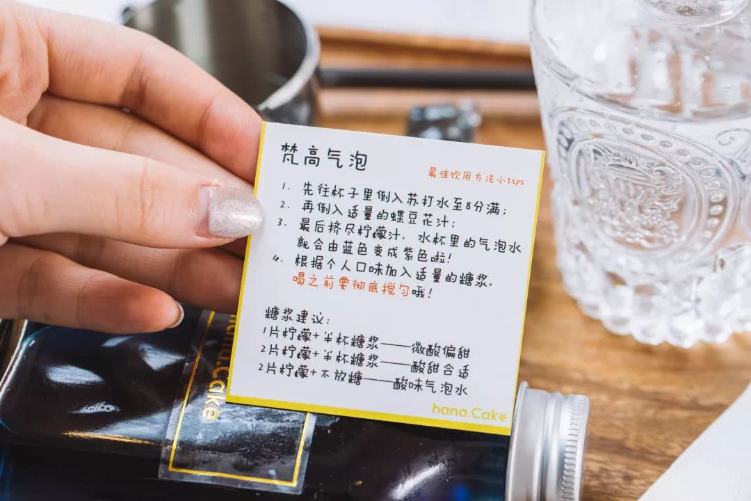 体育西这间甜品店，一屋子都是鲜花，还没有正式菜单……