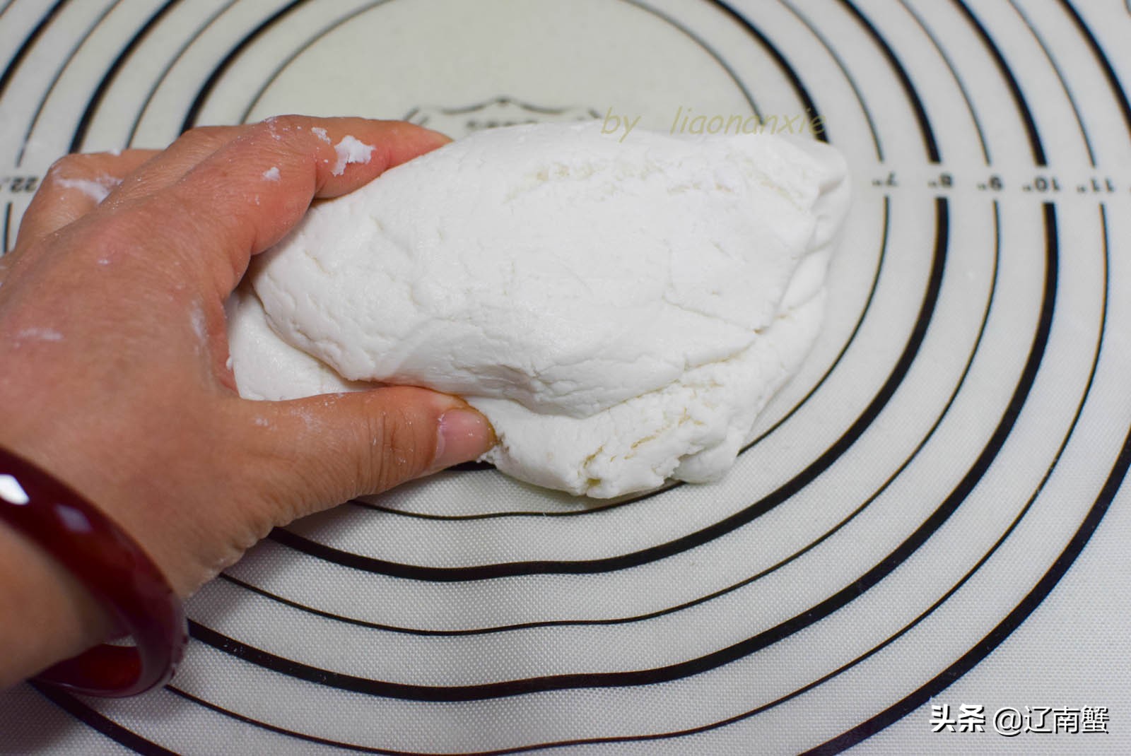 过年炸麻团，注意这3点，表皮不开裂出锅不变软，焦焦脆脆特好吃