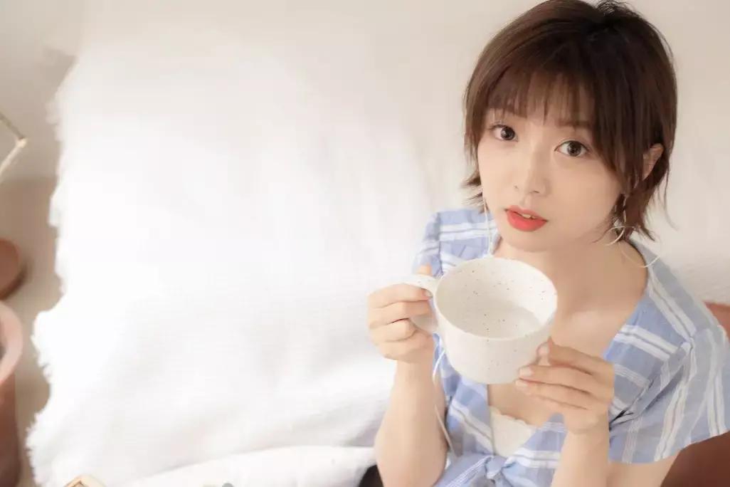 雅诗兰黛dw持妆粉底液30ml无压嘴,雅诗兰黛dw粉底液和兰蔻持妆测评