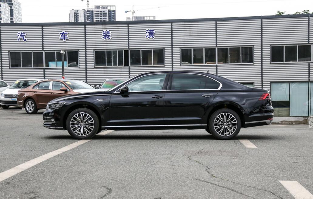 可惜一身高端德系血统，长近5米1配299马力，降价5万仍少人赏识