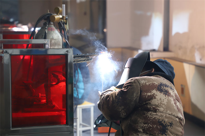 学习焊工应该去什么厂,焊工职业怎样介绍