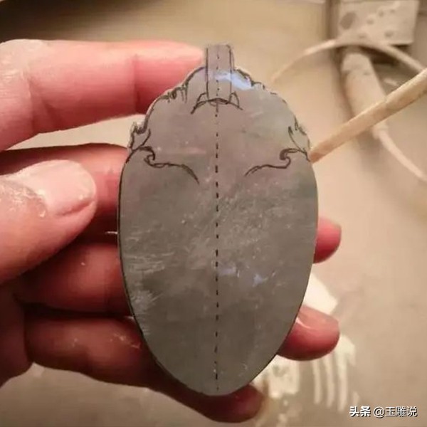 翡翠加工工费大概多少钱,翡翠雕刻工费一般多少钱