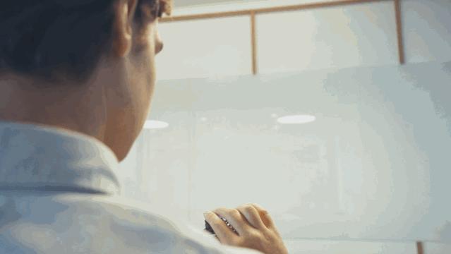 指尖陀螺可以回旋吗,指尖旋转飞镖陀螺