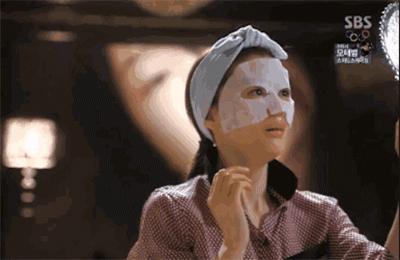 敷面膜真的是智商税吗,医学认为所有的面膜都是智商税