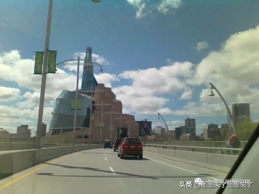 女儿在加拿大读书,女儿在学钢琴