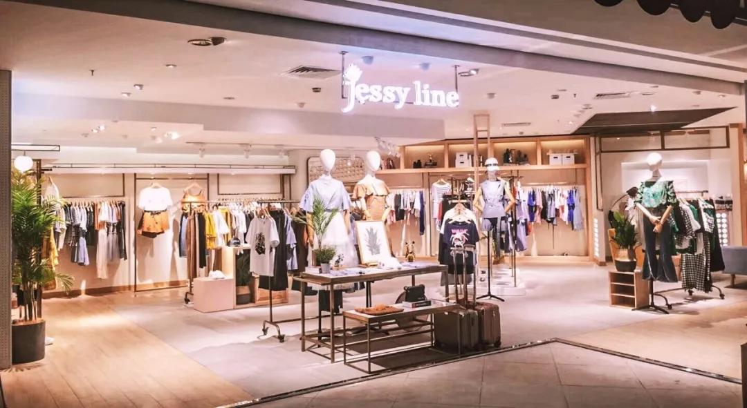 对比阿依莲、CCDD，这个少淑女装更受90、95后的青睐