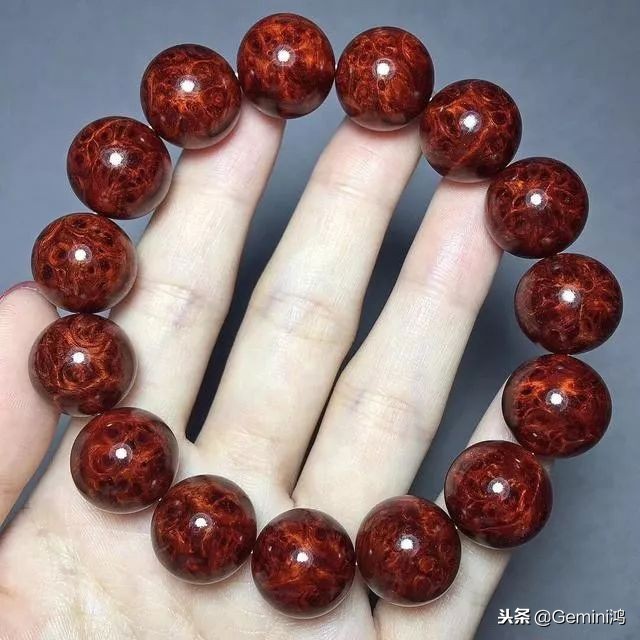 佛珠断了凶兆发生还能戴吗,佛珠手串丢了预示着什么