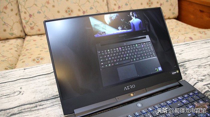 技嘉aero15xv8详细评测,技嘉游戏本aorus15x
