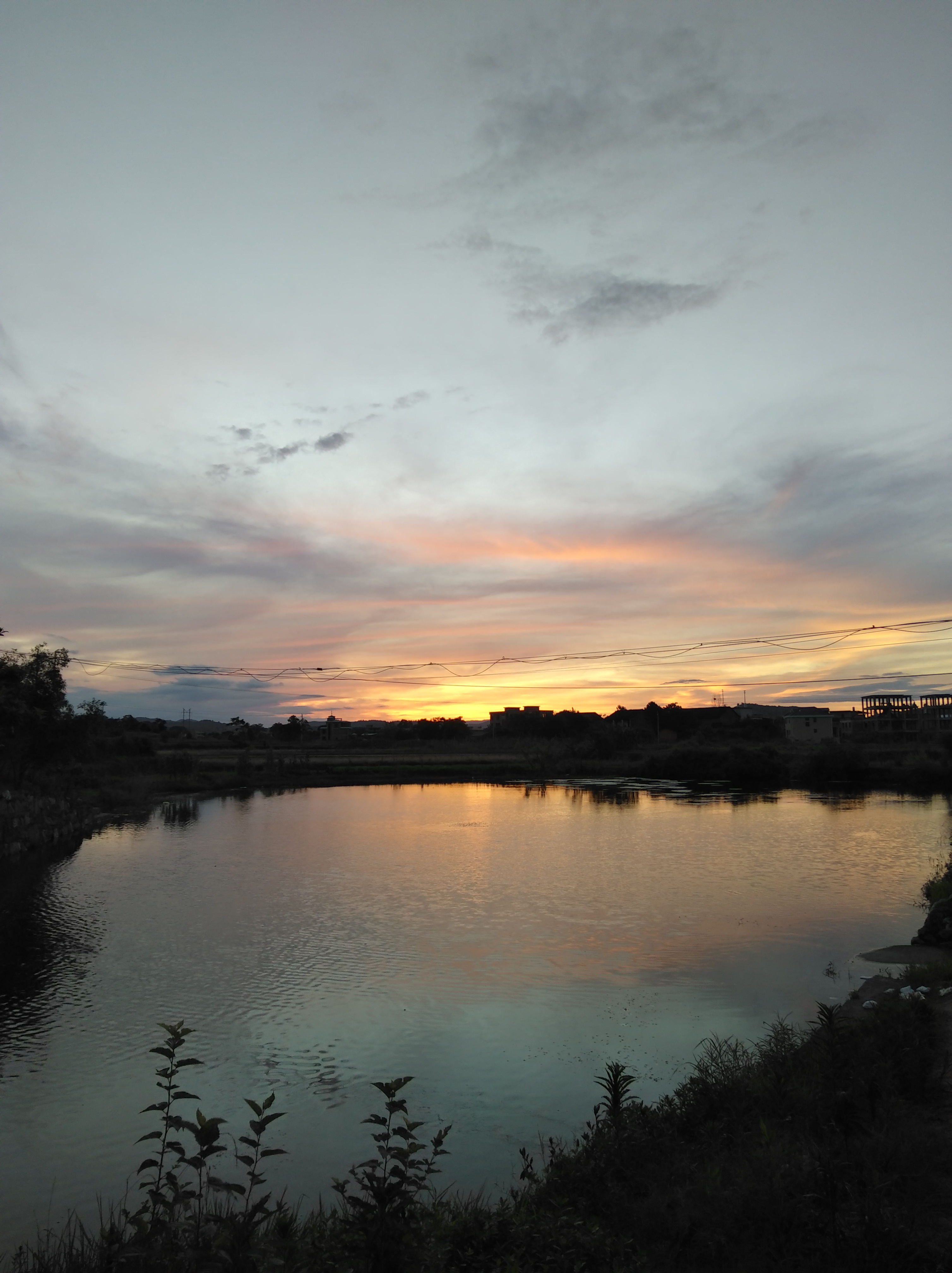 大过年被亲妈诅咒不得好死，“天下无不是的父母”纯属放屁