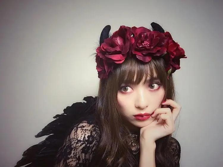 她有五个P友，却还得不到满足