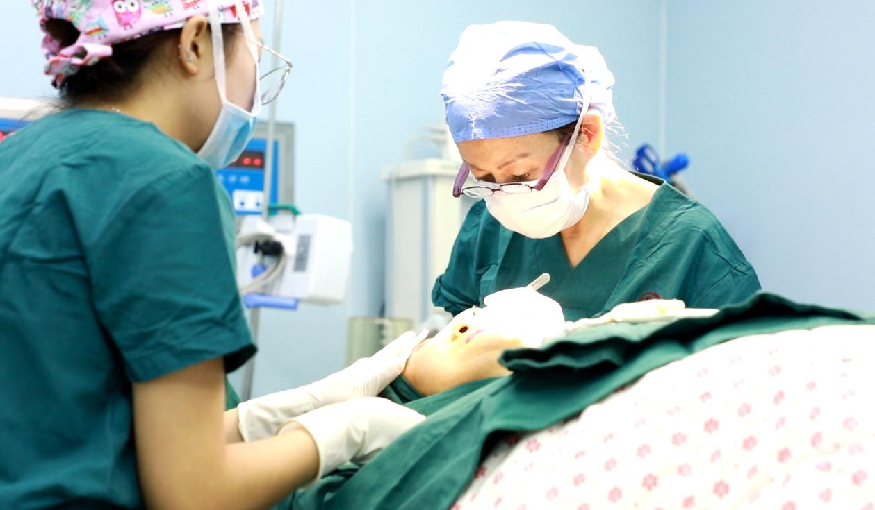 面部衰老脸上有各种皱纹怎么办,面部衰老下垂怎么补救