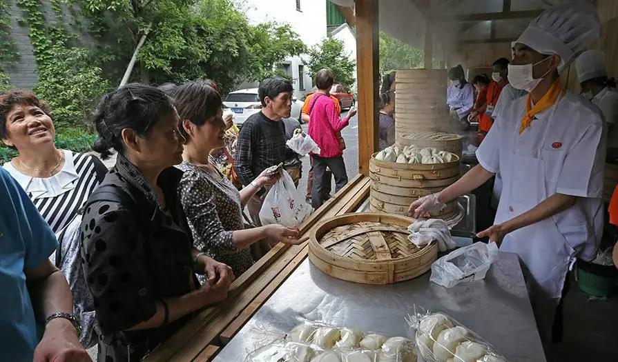 一家包子店如何月赚3万,包子店老板一个月挣多少钱