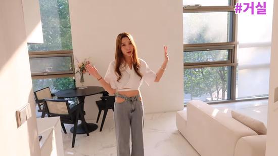 韩国女生独居公寓,韩国美女晒衣服