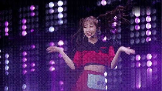 虞书欣对赵小棠撒娇,当赵小棠遇到虞书欣