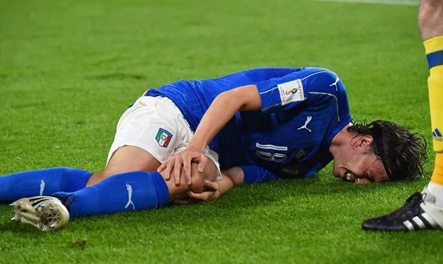 鹿晗踢球什么水平虎扑,鹿晗参加足球问答