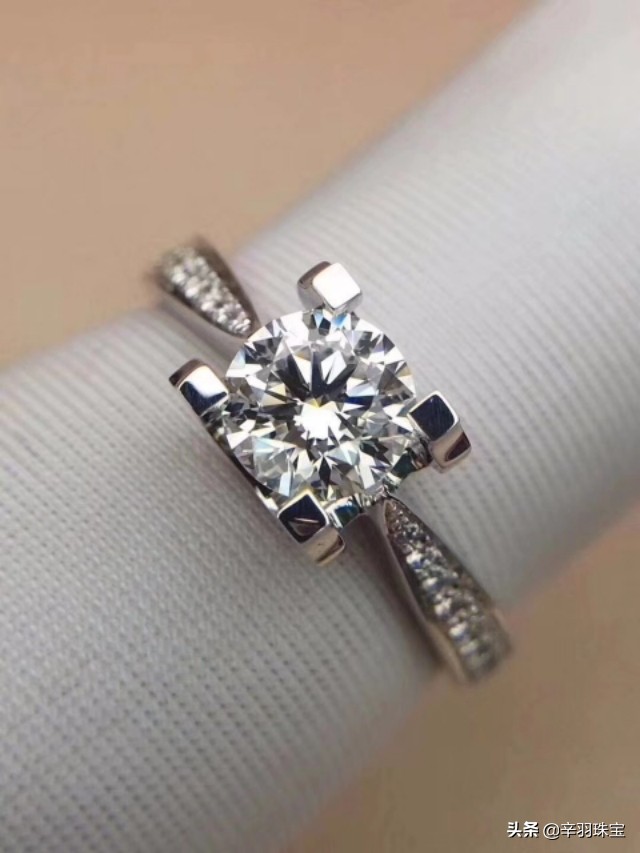 教你买珠宝首饰不掉坑,珠宝首饰货品展示注意事项