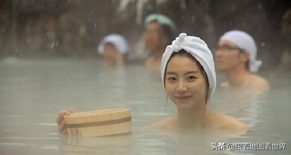 全裸泡温泉没问题!半裸运动绝对不行?日本的*规则潜**让外国人蒙圈