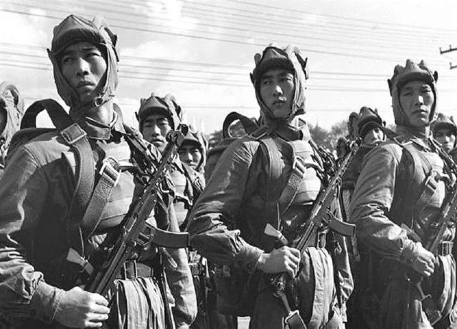 中国女空降兵训练,中国空降兵帅气动作