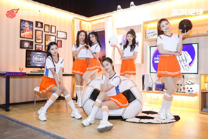 不光有线下开黑,还能和足球宝贝面对面!实况2021嘉年华落幕