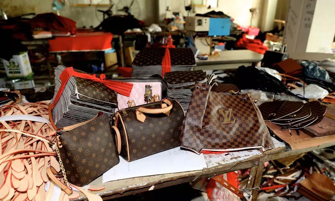 2580元假围巾,几千块钱的围巾骗局