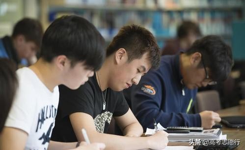 一本压线生最青睐的14所二本院校,一本压线生走一本好还是二本好